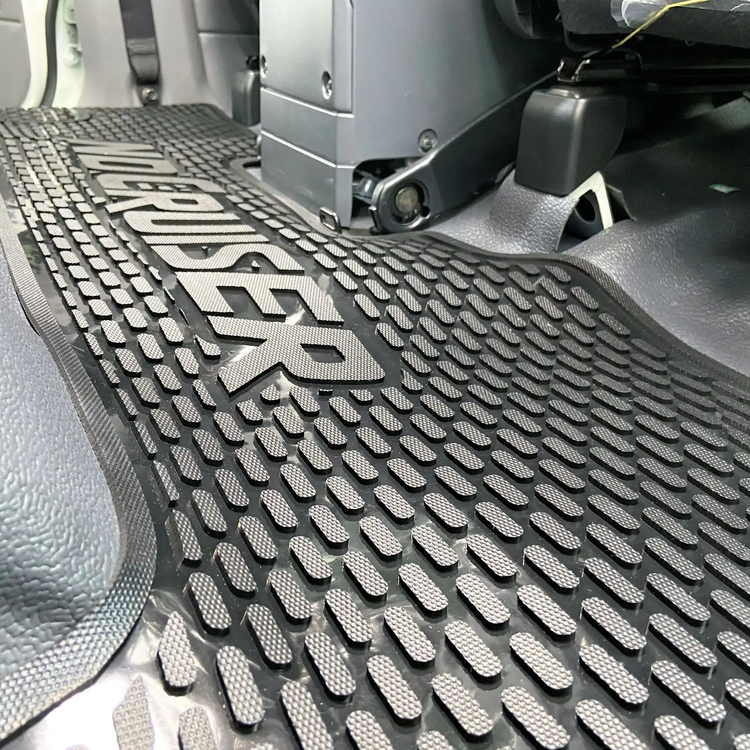 Toyota Landcruiser 76/79 Series Interior Mat Set - Image 5