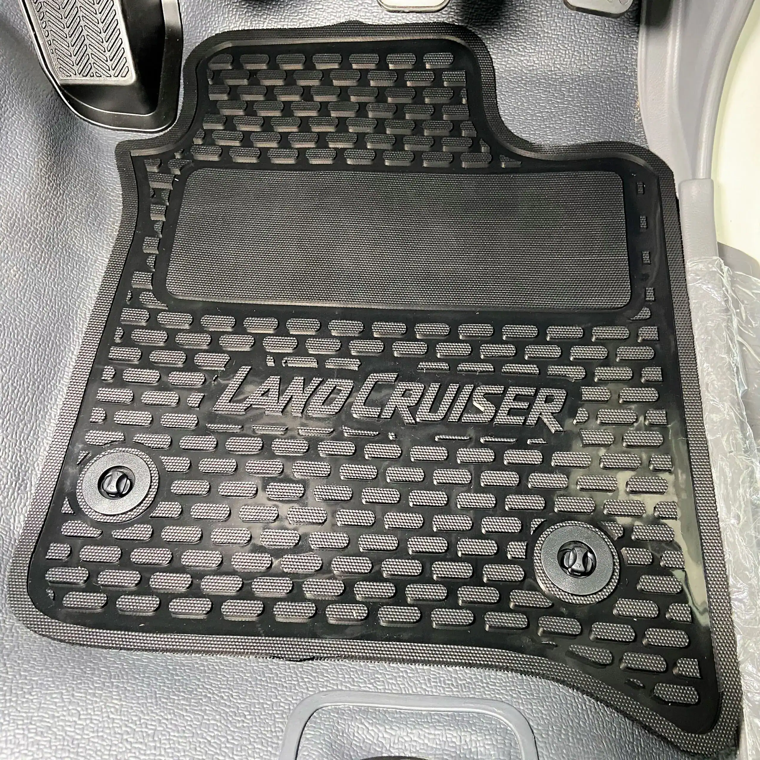 Toyota Landcruiser 76/79 Series Interior Mat Set - Image 3