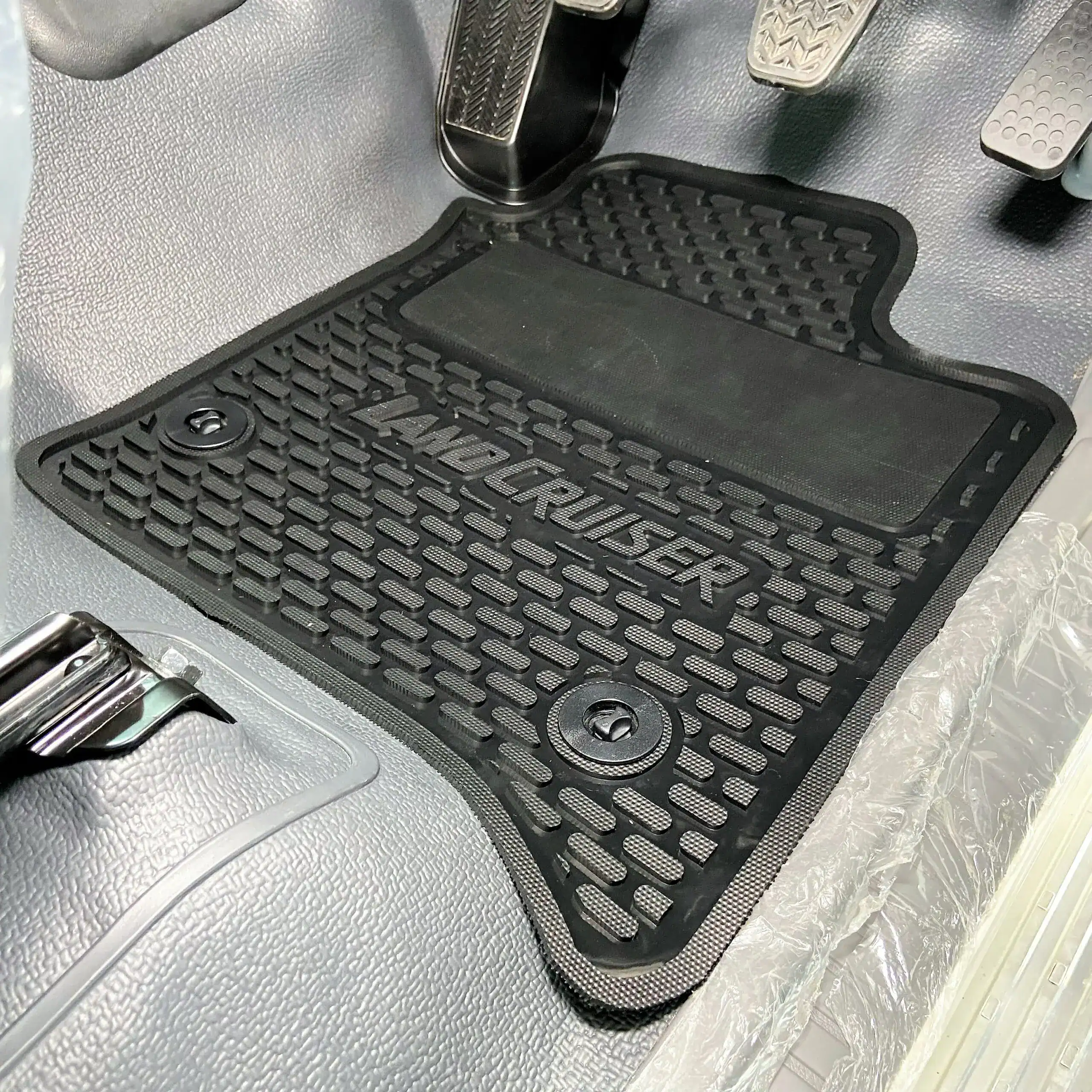Toyota Landcruiser 76/79 Series Interior Mat Set - Image 2